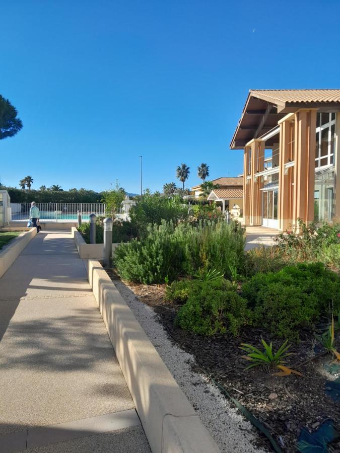 شقة Port Frejus Thalasso Base Nature المظهر الخارجي الصورة